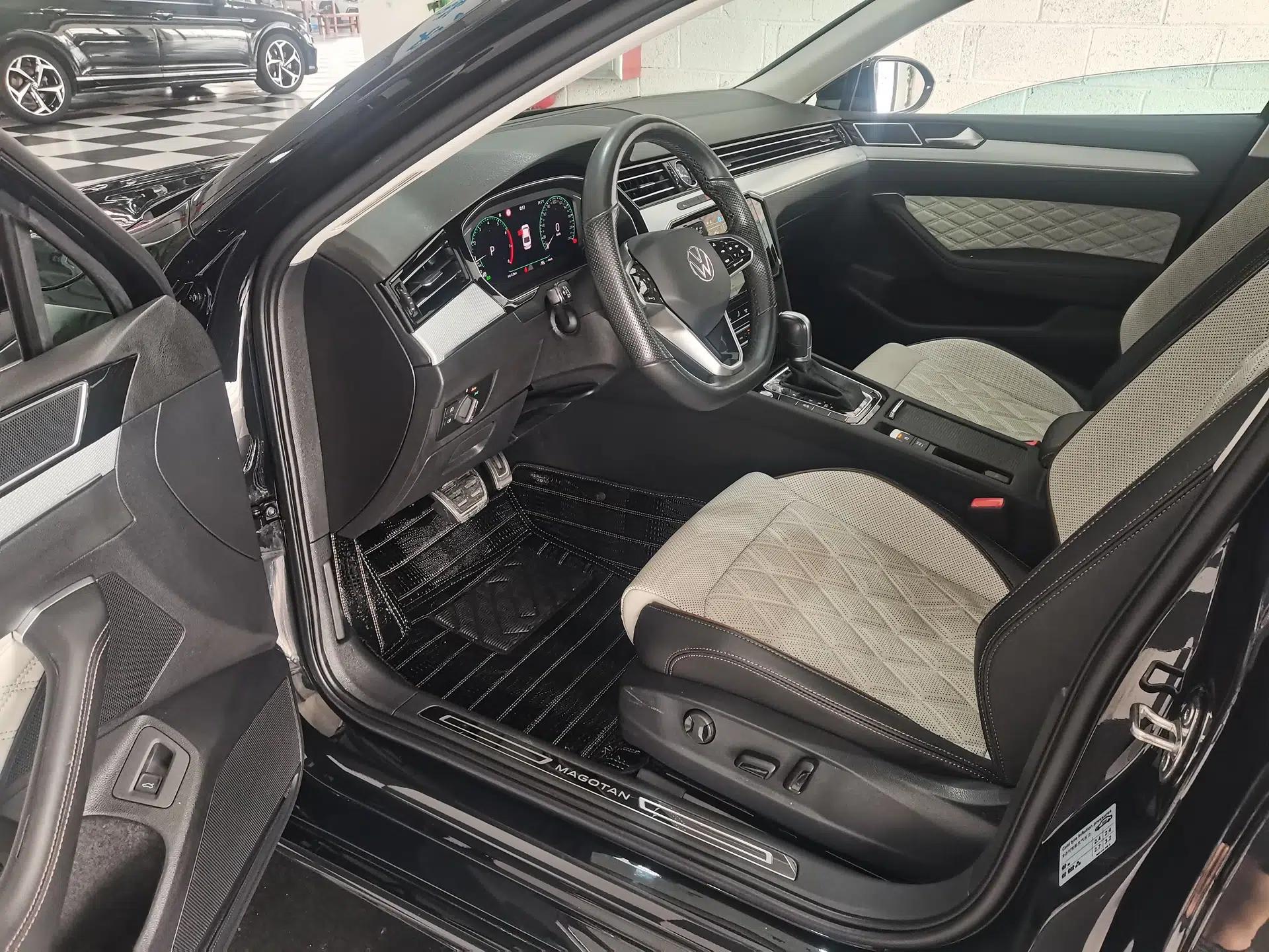 Volkswagen Magotan 2023 2 Million Units Commemorative Edition 330TSI DSG Luxury Version — миниатюра 12