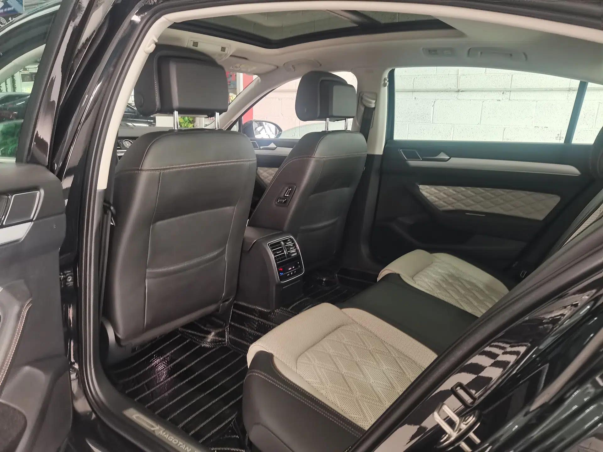 Volkswagen Magotan 2023 2 Million Units Commemorative Edition 330TSI DSG Luxury Version — миниатюра 16