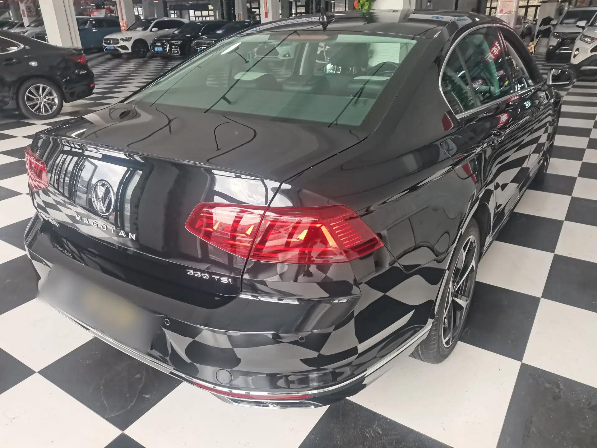 Volkswagen Magotan 2023 2 Million Units Commemorative Edition 330TSI DSG Luxury Version — миниатюра 6