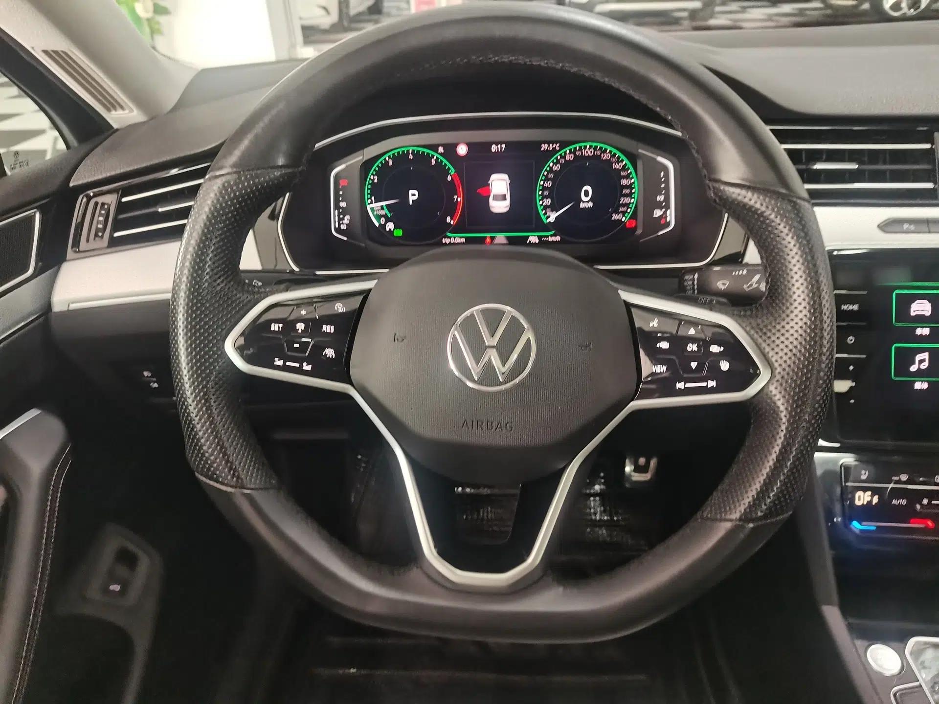 Volkswagen Magotan 2023 2 Million Units Commemorative Edition 330TSI DSG Luxury Version — миниатюра 7