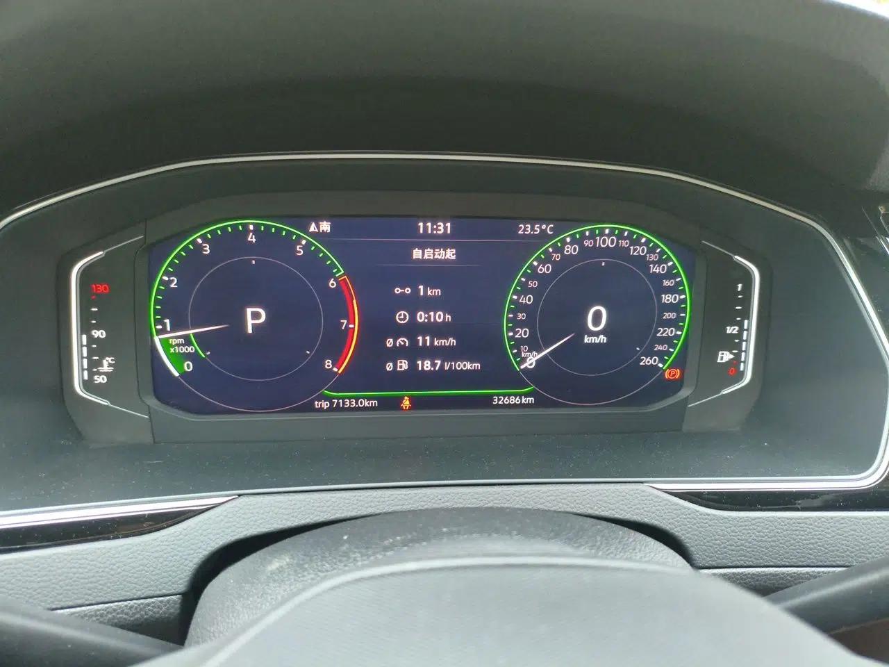 Volkswagen Magotan 2023 2 Million Units Commemorative Edition 330TSI DSG Luxury Version — миниатюра 11