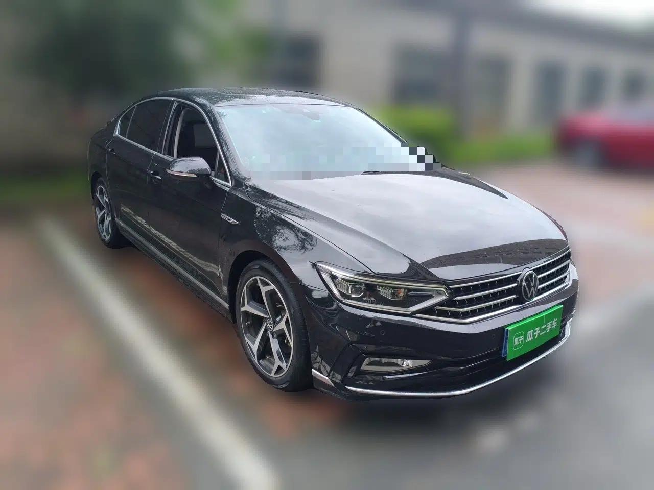 Volkswagen Magotan 2023 2 Million Units Commemorative Edition 330TSI DSG Luxury Version — миниатюра 3