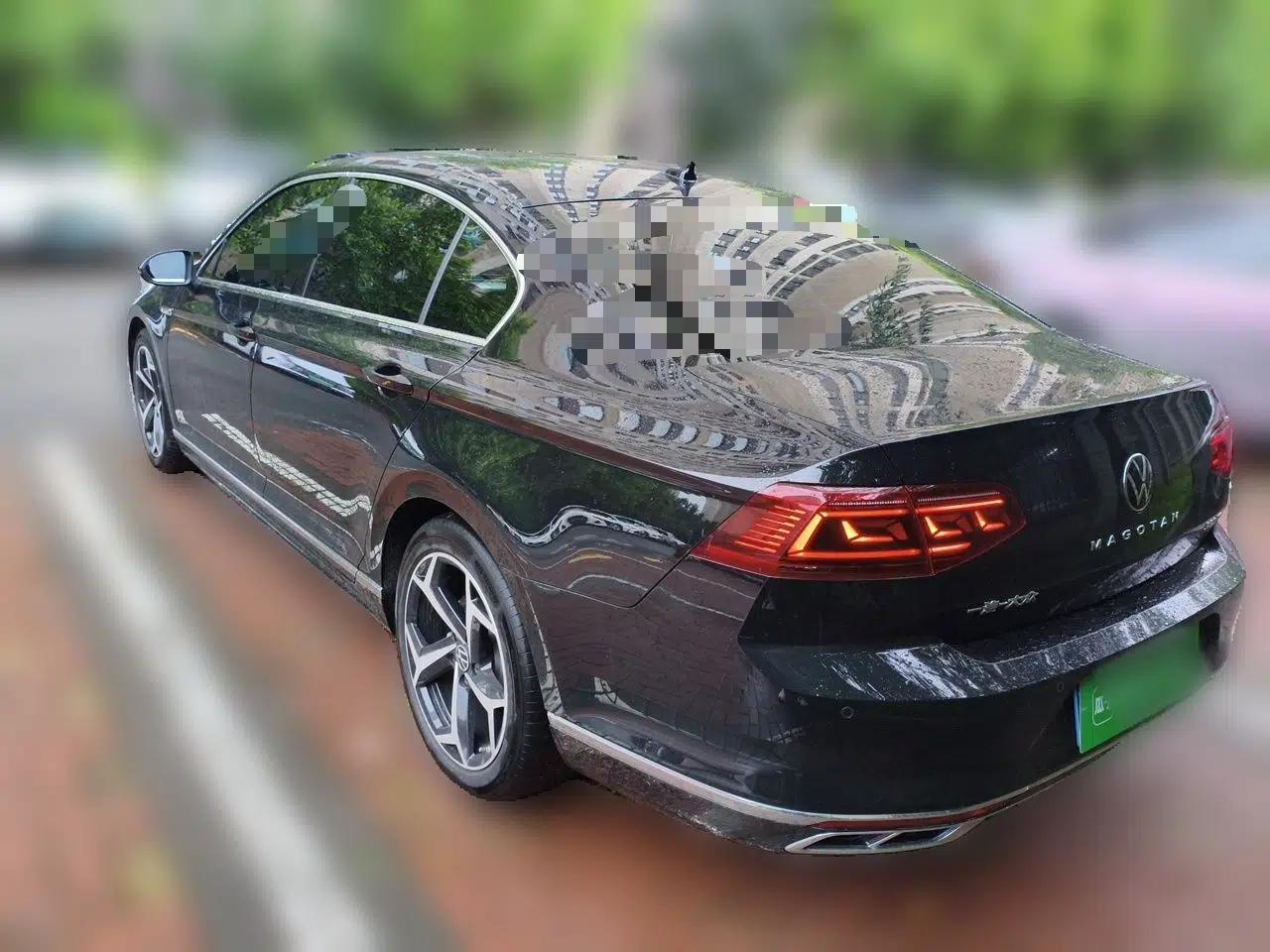 Volkswagen Magotan 2023 2 Million Units Commemorative Edition 330TSI DSG Luxury Version — миниатюра 4