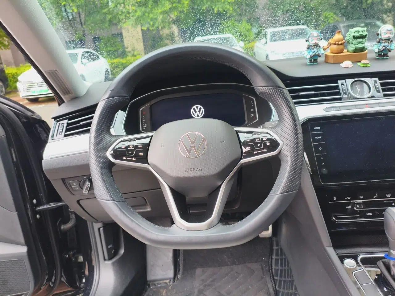 Volkswagen Magotan 2023 2 Million Units Commemorative Edition 330TSI DSG Luxury Version — миниатюра 10