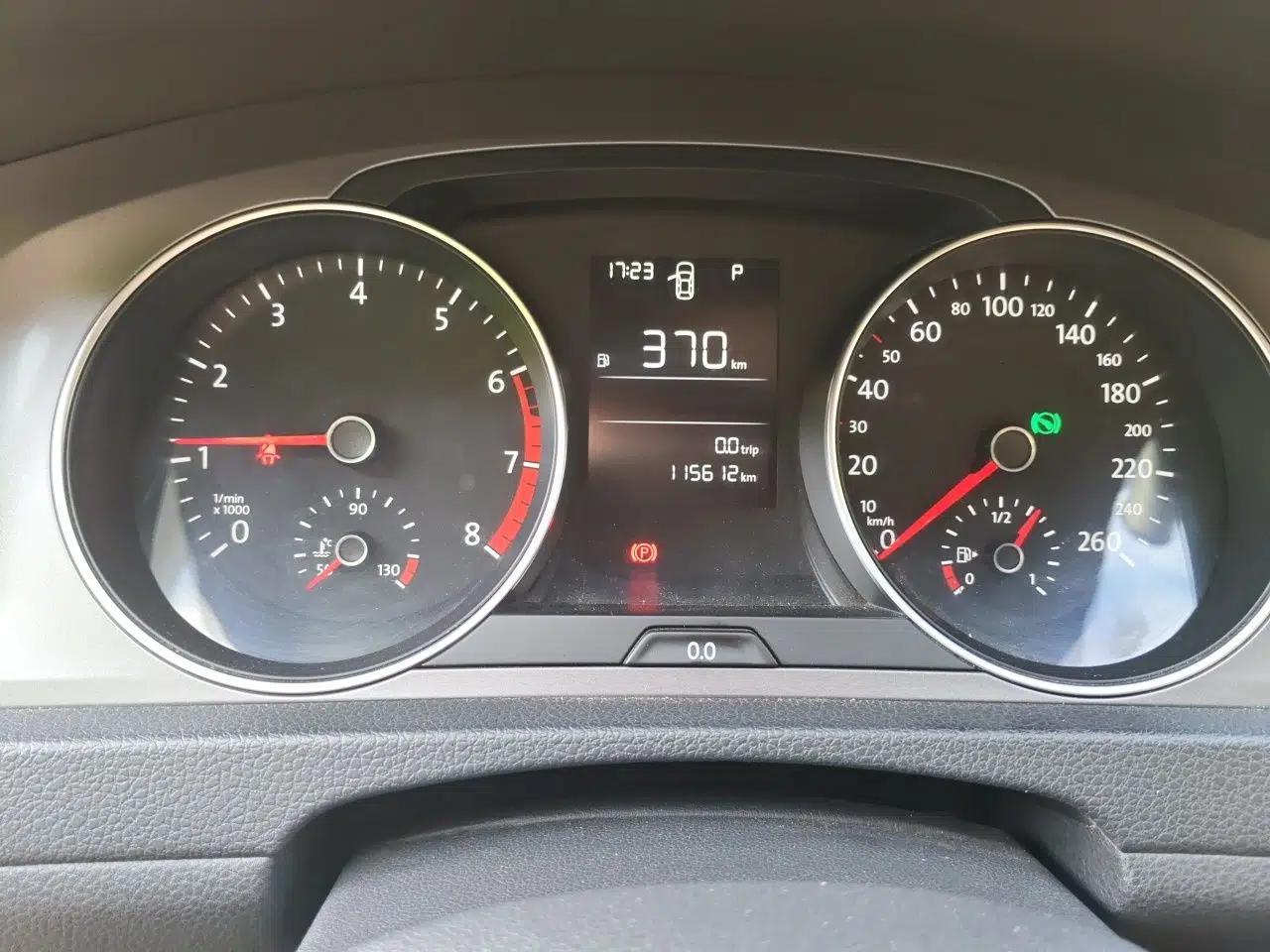 Volkswagen Golf 2014 1.6L Automatic Fashion Model — миниатюра 11