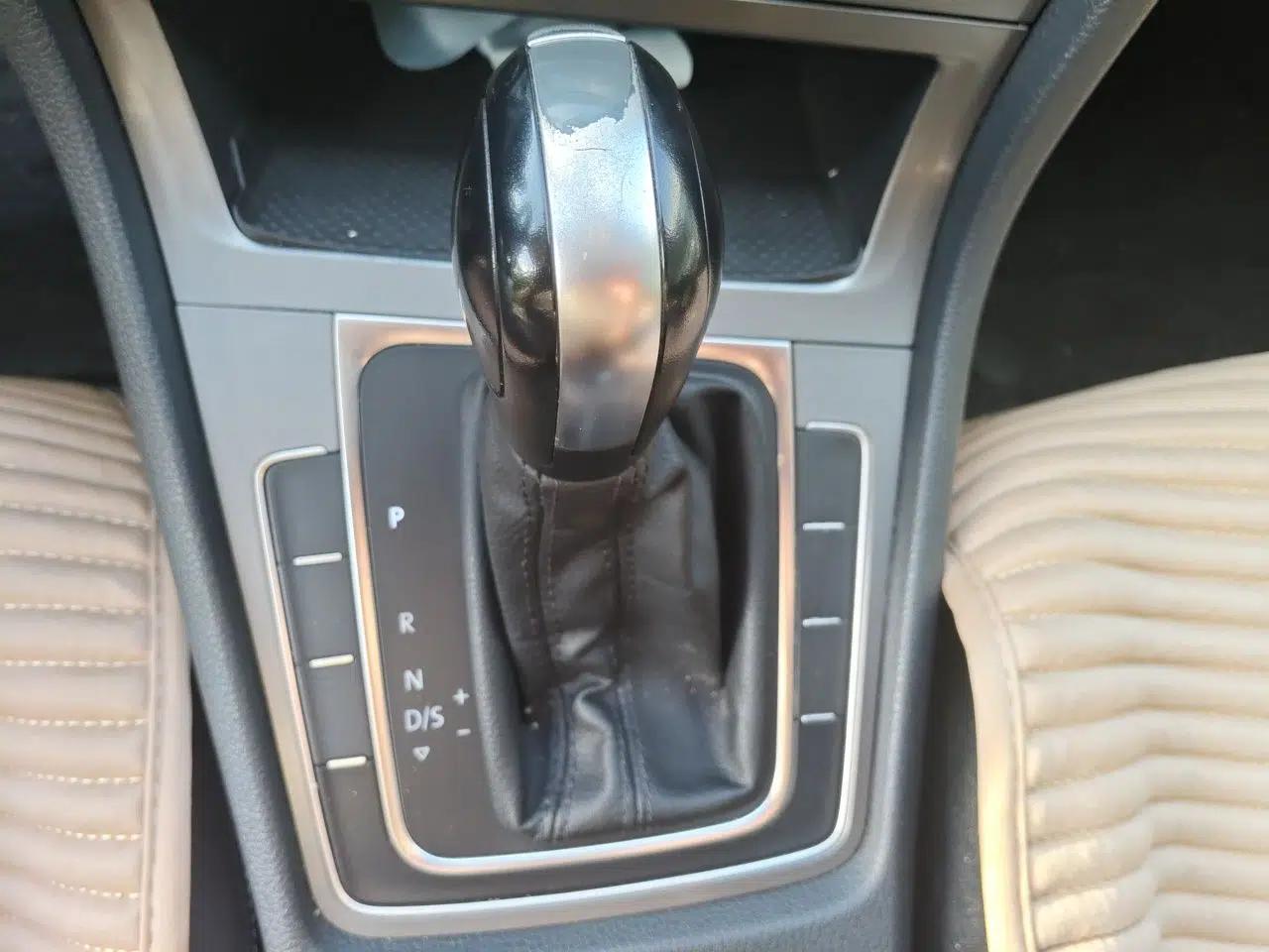 Volkswagen Golf 2014 1.6L Automatic Fashion Model — миниатюра 14