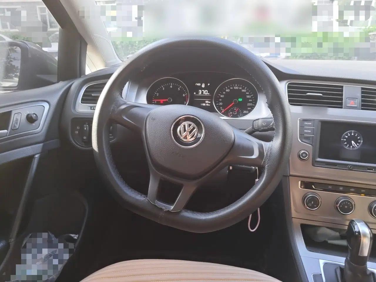 Volkswagen Golf 2014 1.6L Automatic Fashion Model — миниатюра 10