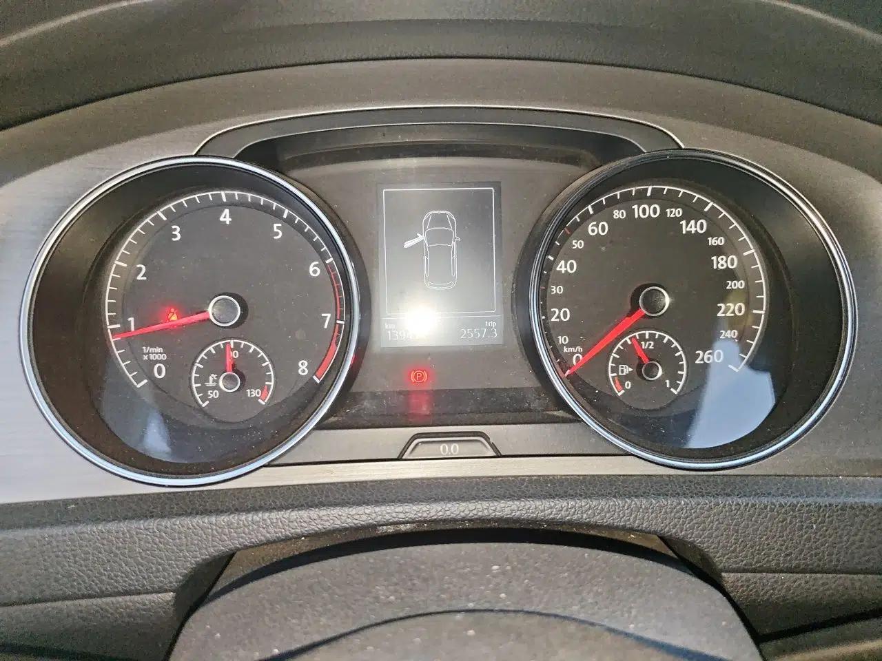 Volkswagen Golf 2015 1.4TSI Manual Comfort Model — миниатюра 11