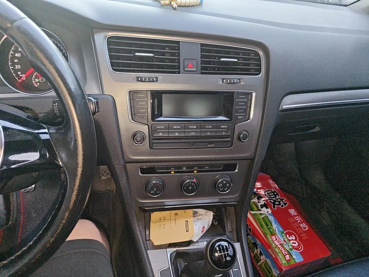 Volkswagen Golf 2015 1.4TSI Manual Comfort Model — миниатюра 13