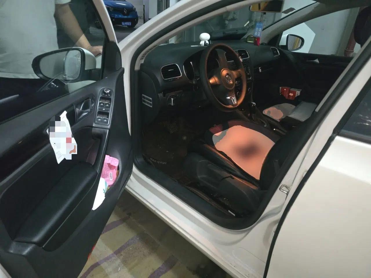 Volkswagen Golf 2012 1.6L Automatic Comfort Model — миниатюра 16