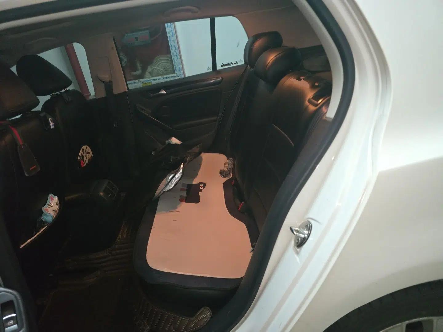 Volkswagen Golf 2012 1.6L Automatic Comfort Model — миниатюра 17