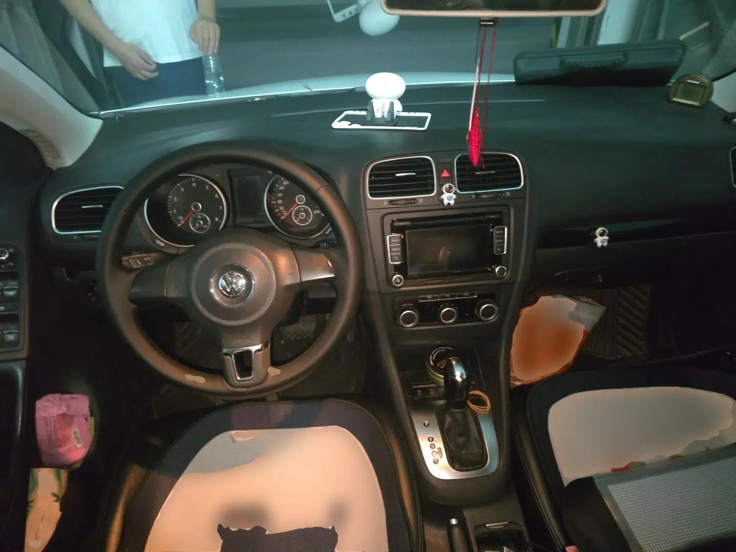 Volkswagen Golf 2012 1.6L Automatic Comfort Model — миниатюра 9