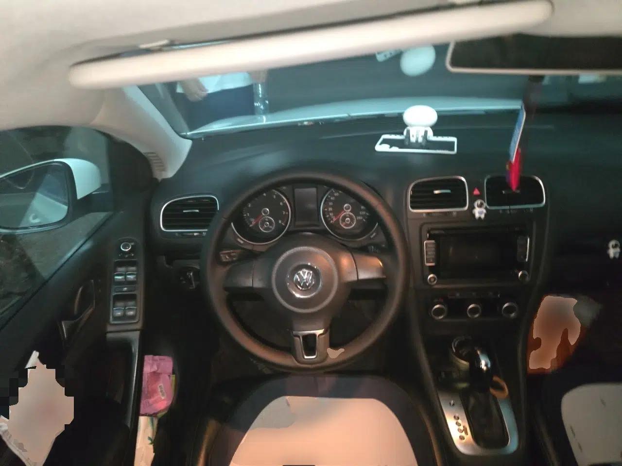 Volkswagen Golf 2012 1.6L Automatic Comfort Model — миниатюра 10
