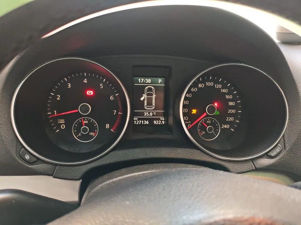 Volkswagen Golf 2012 1.4TSI Automatic Luxury Edition — миниатюра 11