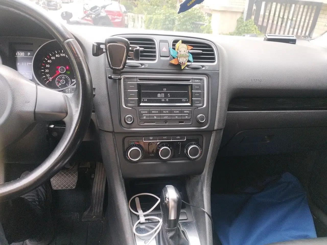Volkswagen Golf 2012 1.6L Automatic Comfort Model — миниатюра 13