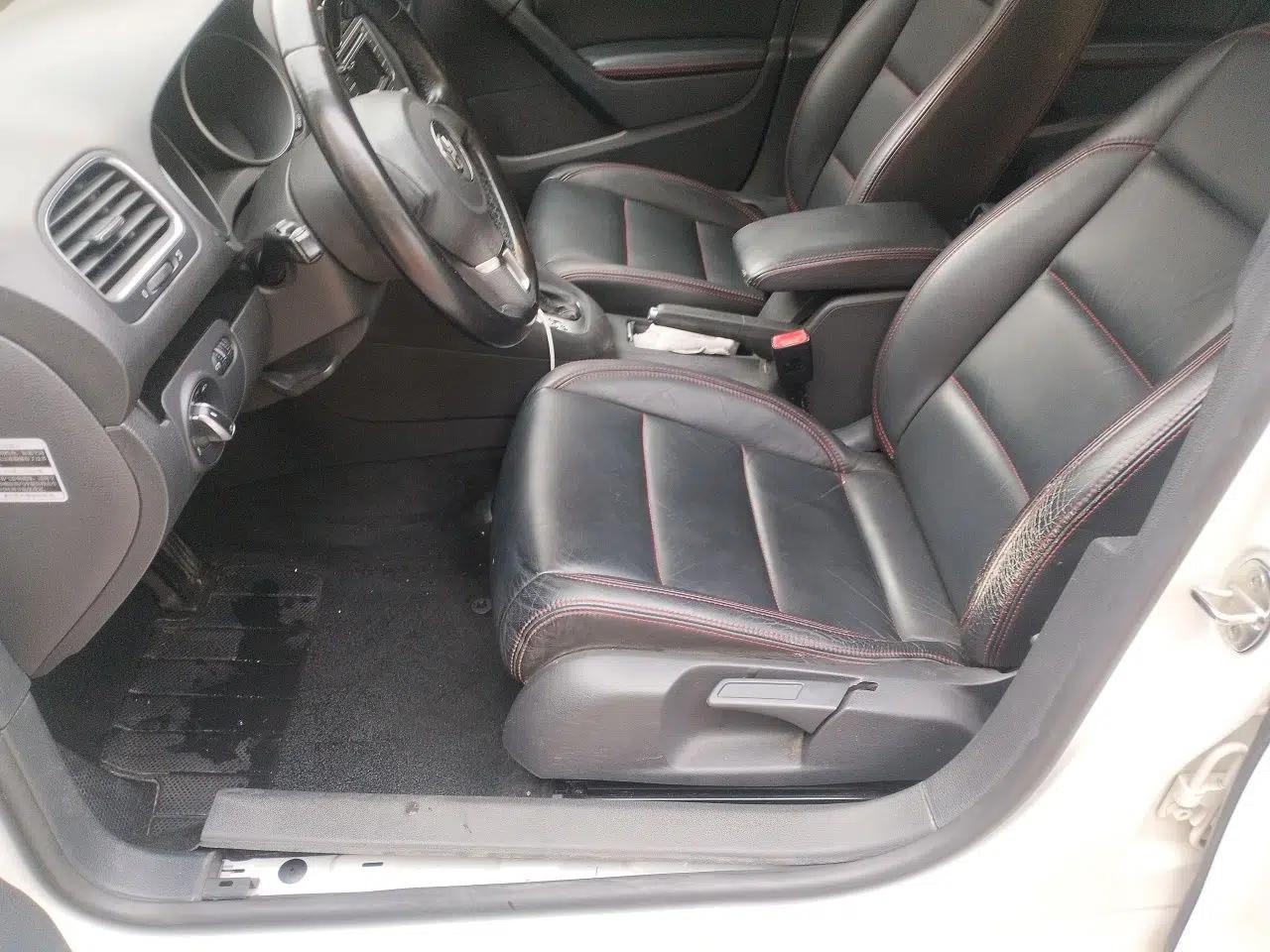 Volkswagen Golf 2012 1.6L Automatic Comfort Model — миниатюра 15