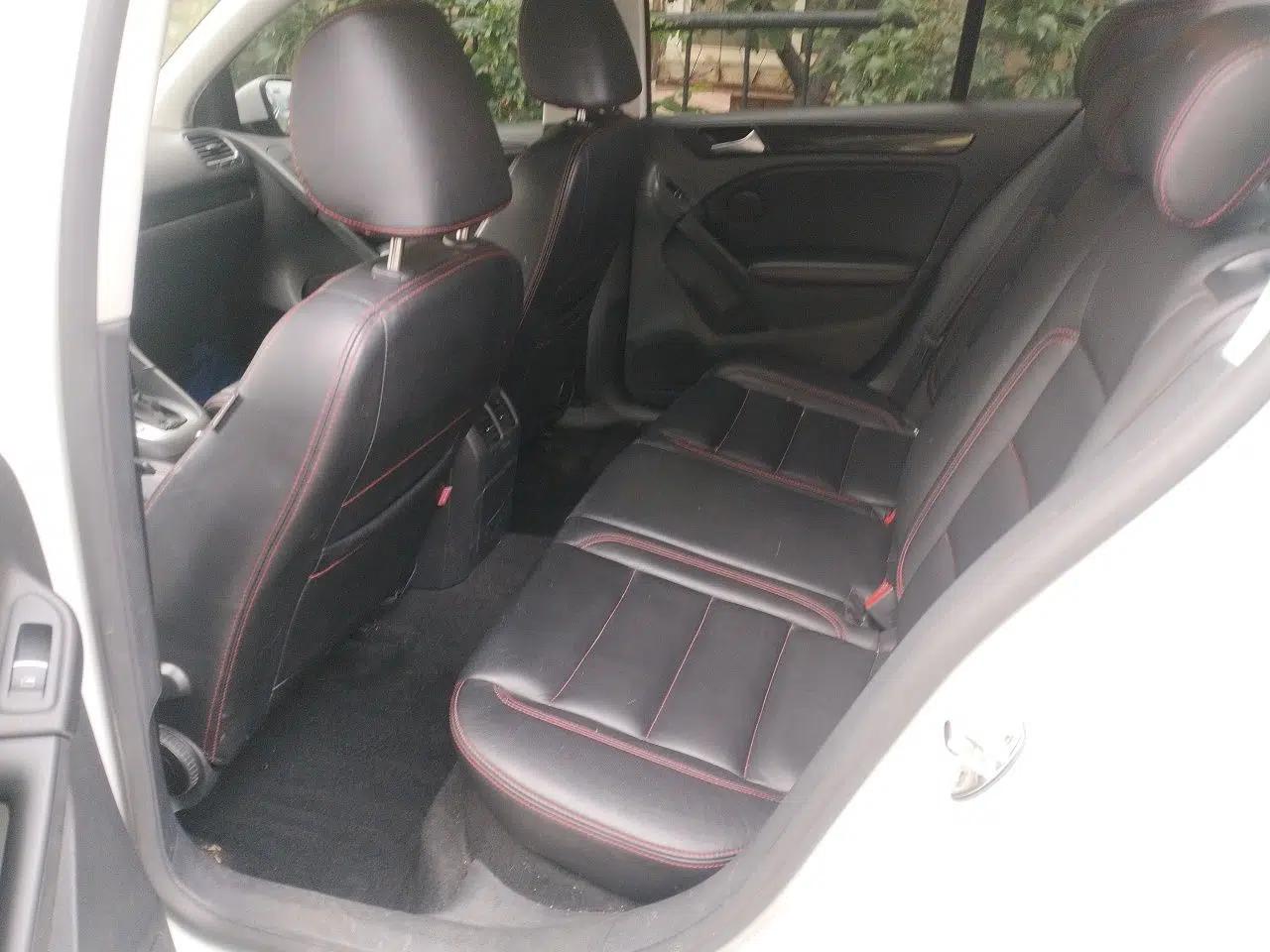 Volkswagen Golf 2012 1.6L Automatic Comfort Model — миниатюра 17
