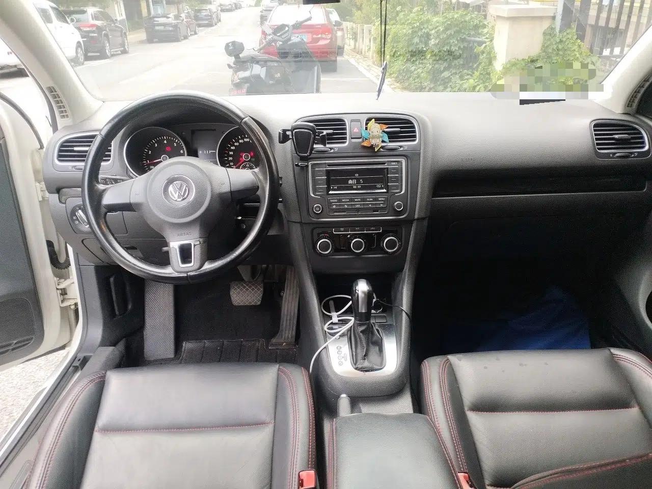 Volkswagen Golf 2012 1.6L Automatic Comfort Model — миниатюра 9