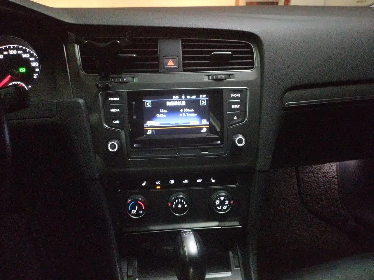 Volkswagen Golf 2016 230TSI Automatic Luxury Version — миниатюра 13