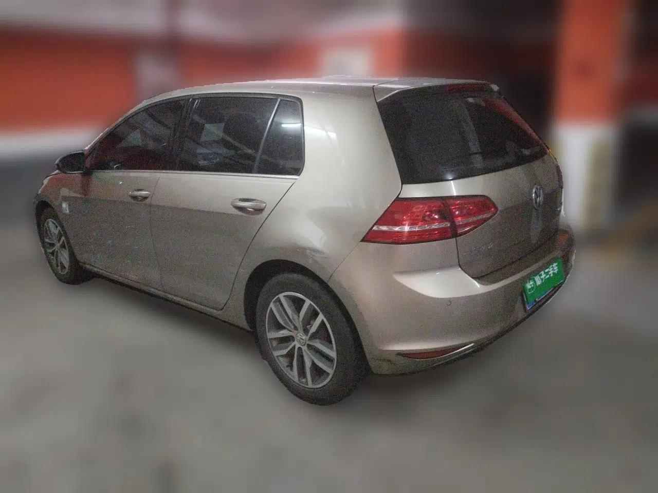Volkswagen Golf 2016 230TSI Automatic Luxury Version — миниатюра 4