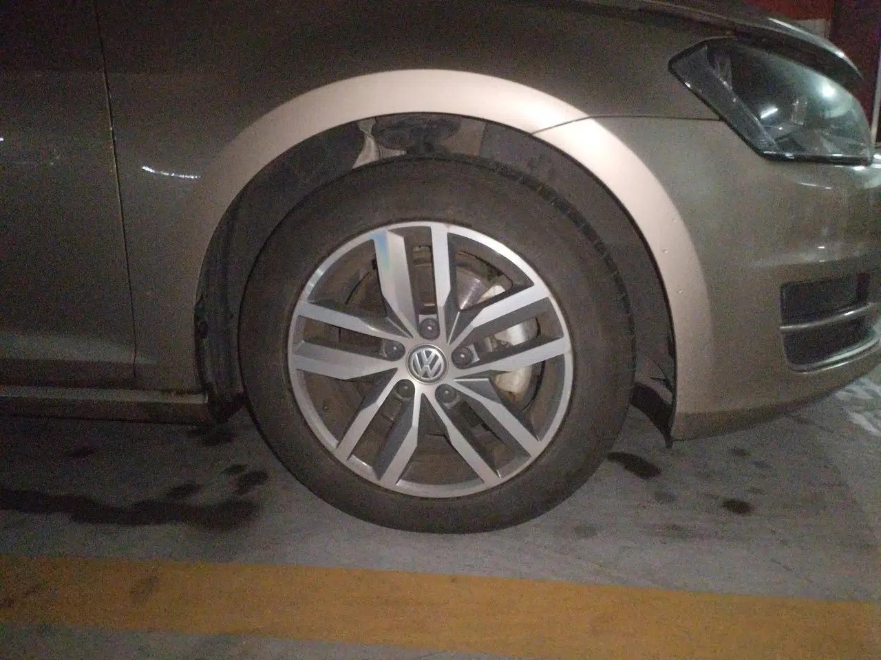 Volkswagen Golf 2016 230TSI Automatic Luxury Version — миниатюра 8