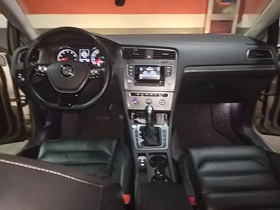Volkswagen Golf 2016 230TSI Automatic Luxury Version — миниатюра 9