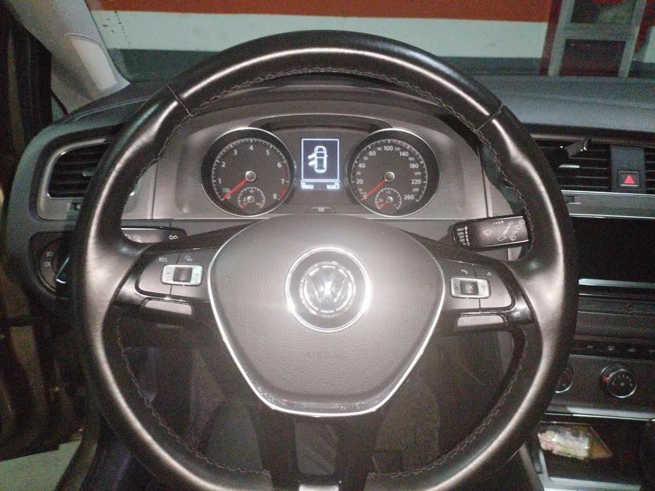 Volkswagen Golf 2016 230TSI Automatic Luxury Version — миниатюра 10