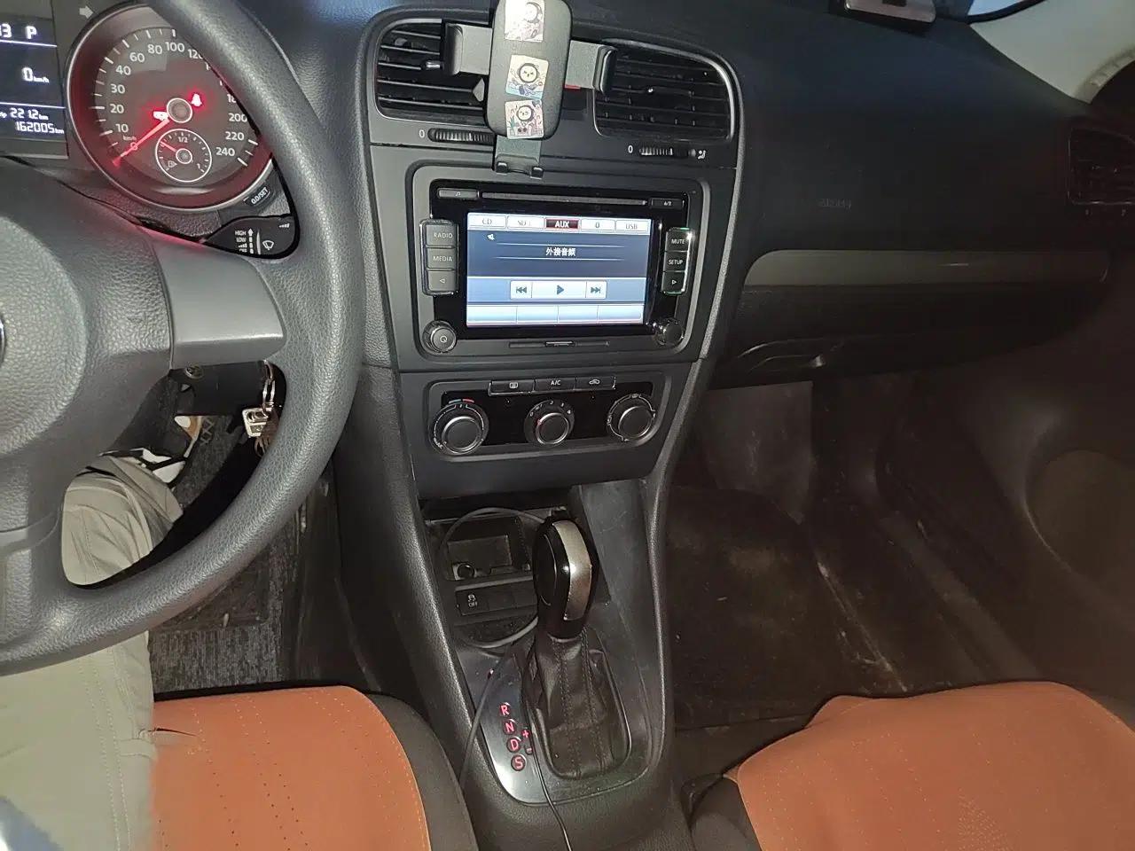 Volkswagen Golf 2012 1.6L Automatic Fashion Model — миниатюра 13