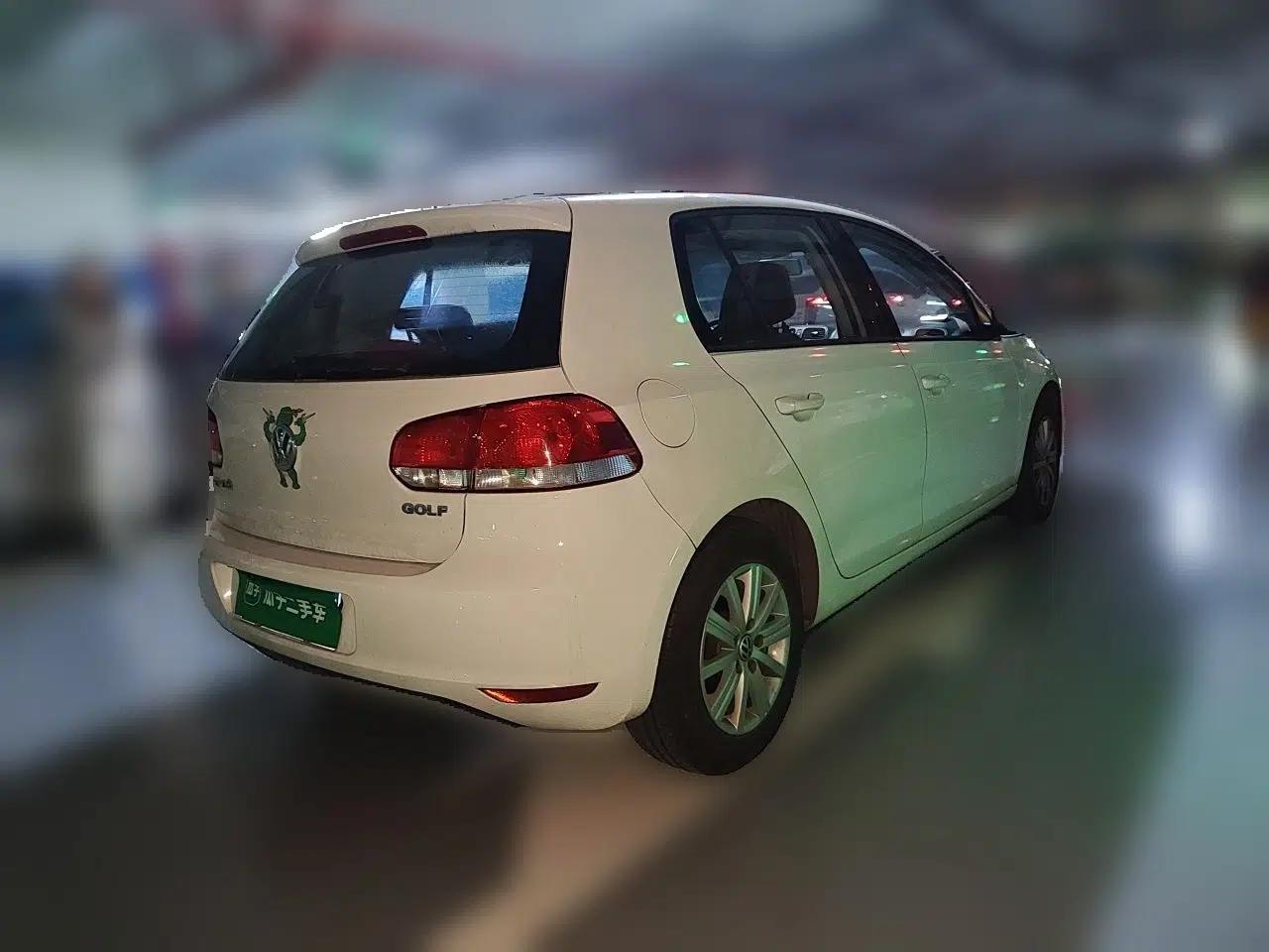 Volkswagen Golf 2012 1.6L Automatic Fashion Model — миниатюра 6