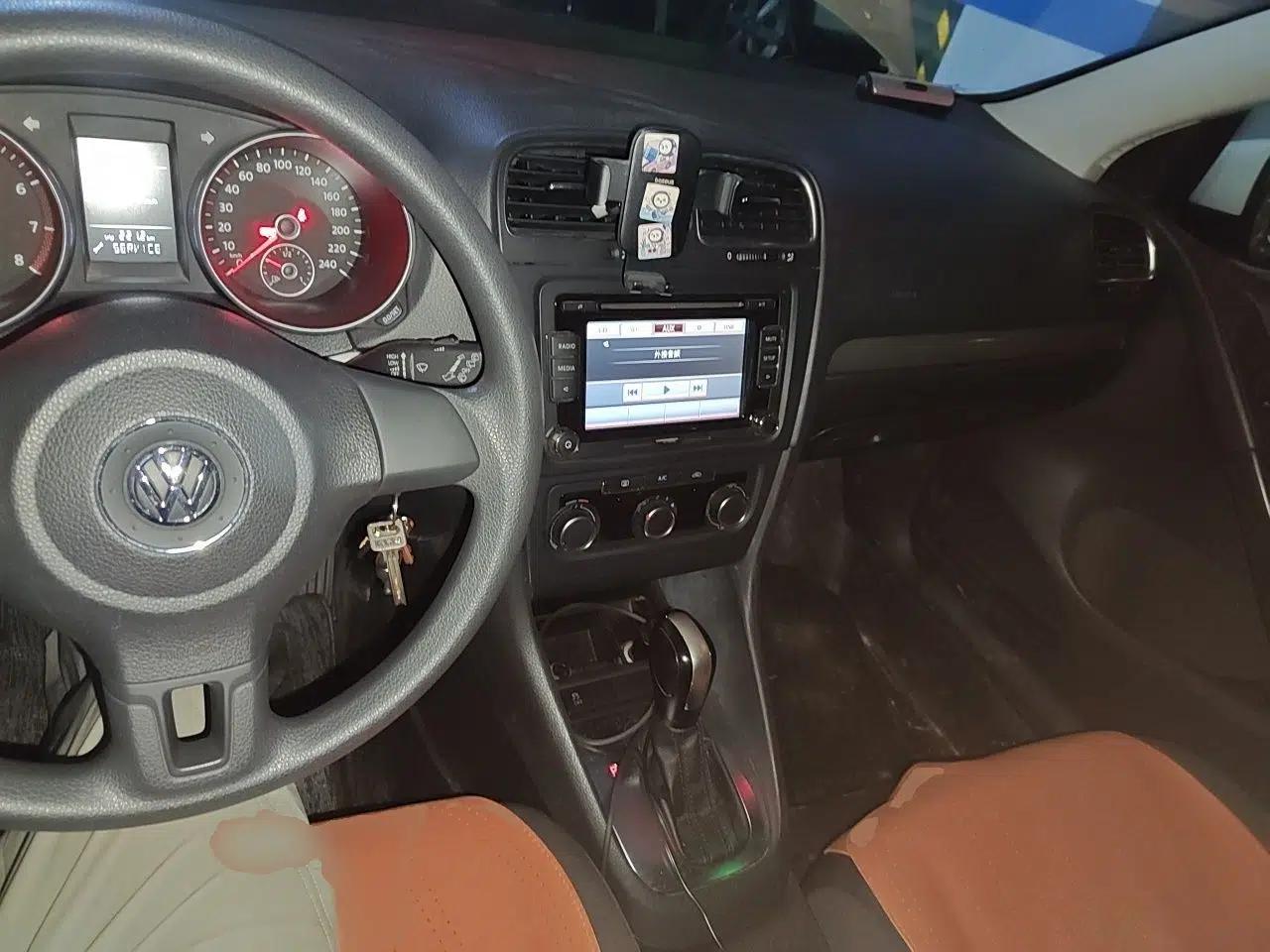Volkswagen Golf 2012 1.6L Automatic Fashion Model — миниатюра 9