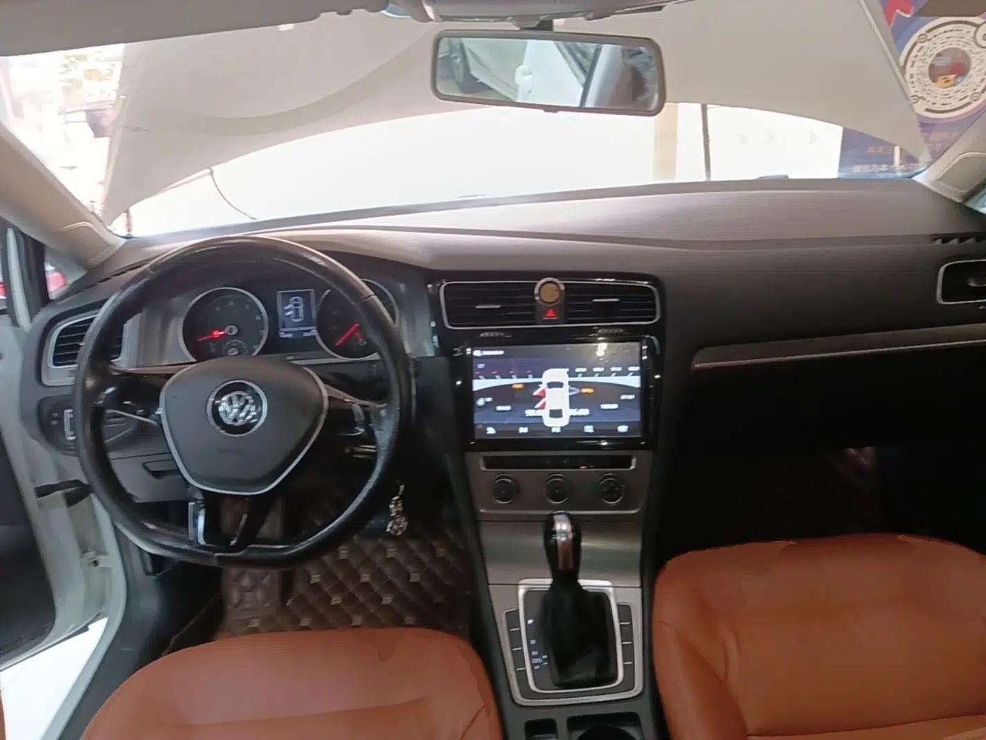 Volkswagen Golf 2016 1.6L Automatic Comfort Model — миниатюра 12