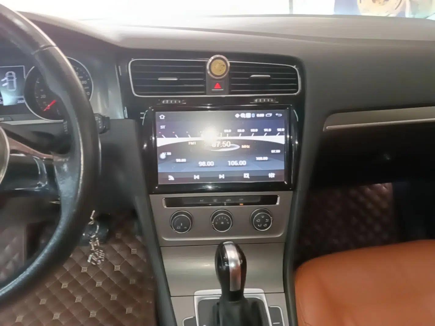 Volkswagen Golf 2016 1.6L Automatic Comfort Model — миниатюра 15