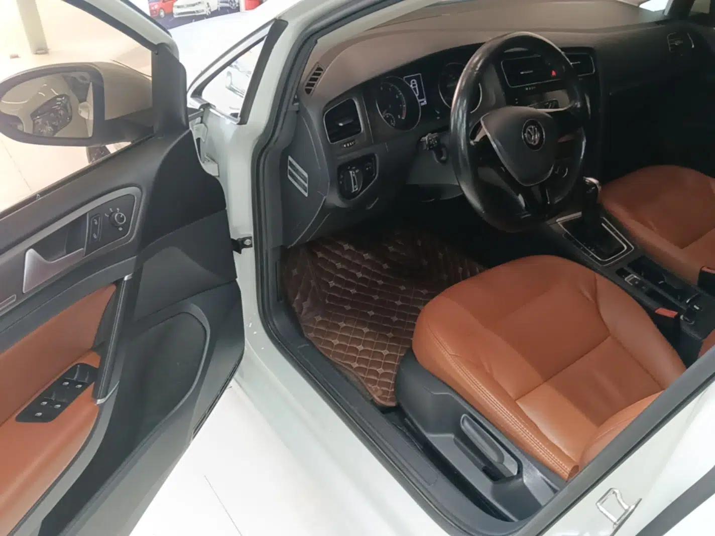 Volkswagen Golf 2016 1.6L Automatic Comfort Model — миниатюра 18