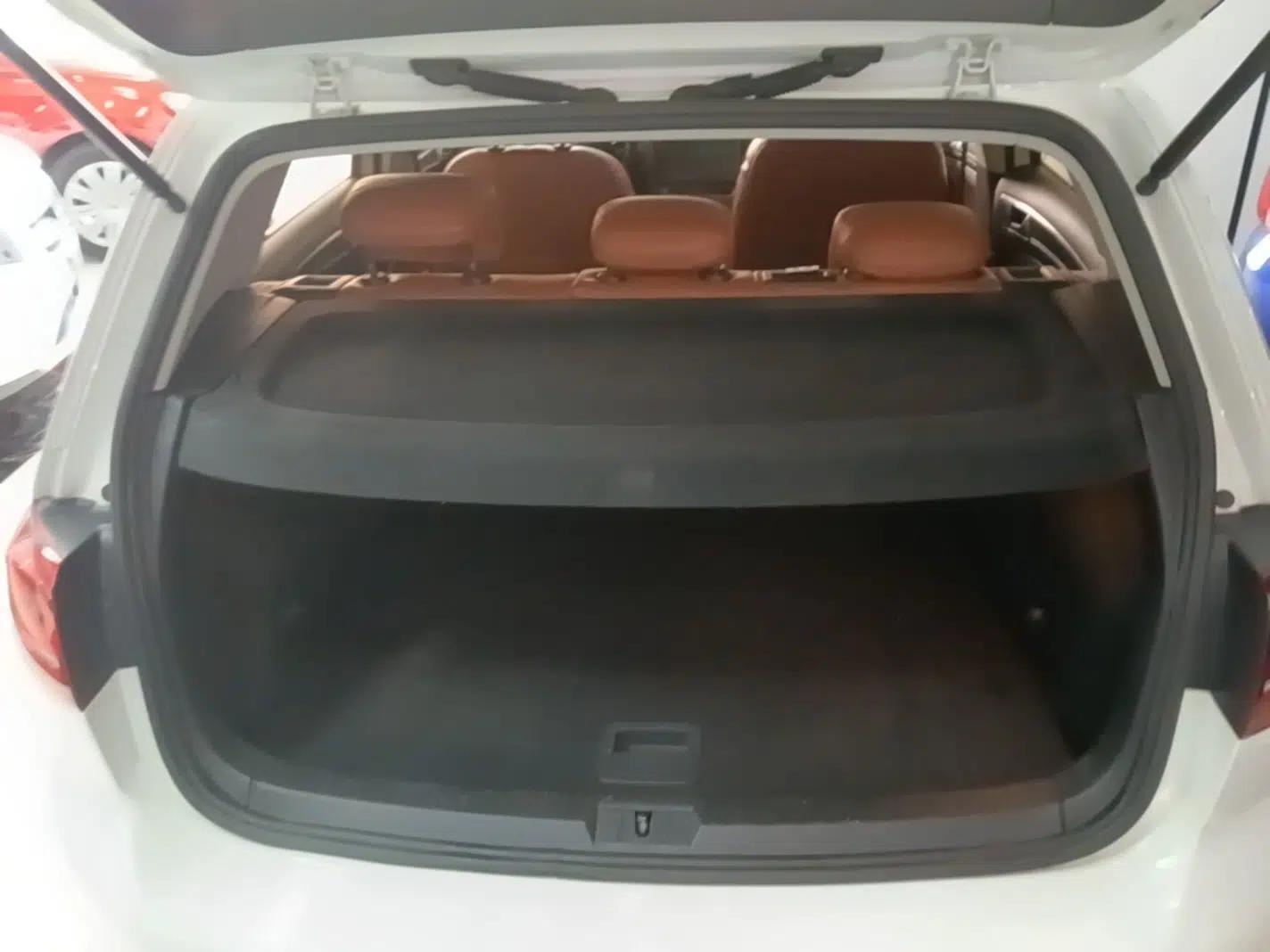 Volkswagen Golf 2016 1.6L Automatic Comfort Model — миниатюра 22