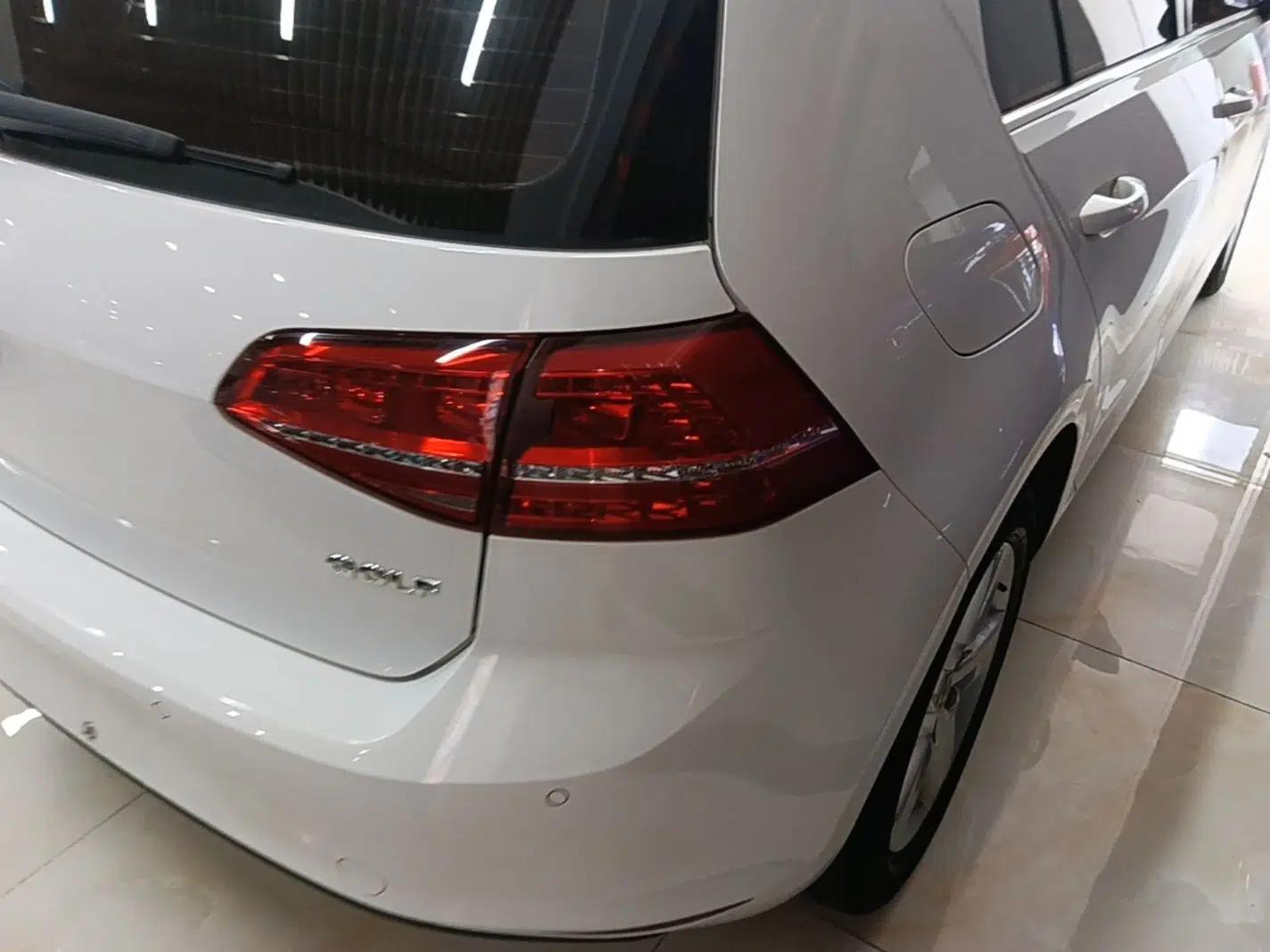 Volkswagen Golf 2016 1.6L Automatic Comfort Model — миниатюра 9