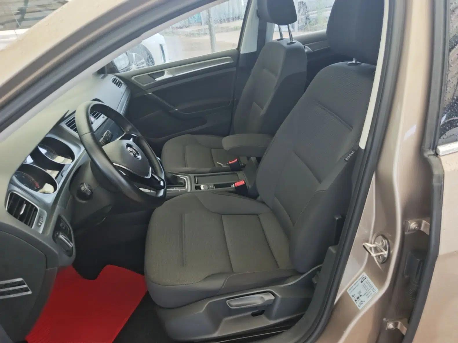 Volkswagen Golf 2015 1.6L Automatic Comfort Model — миниатюра 17