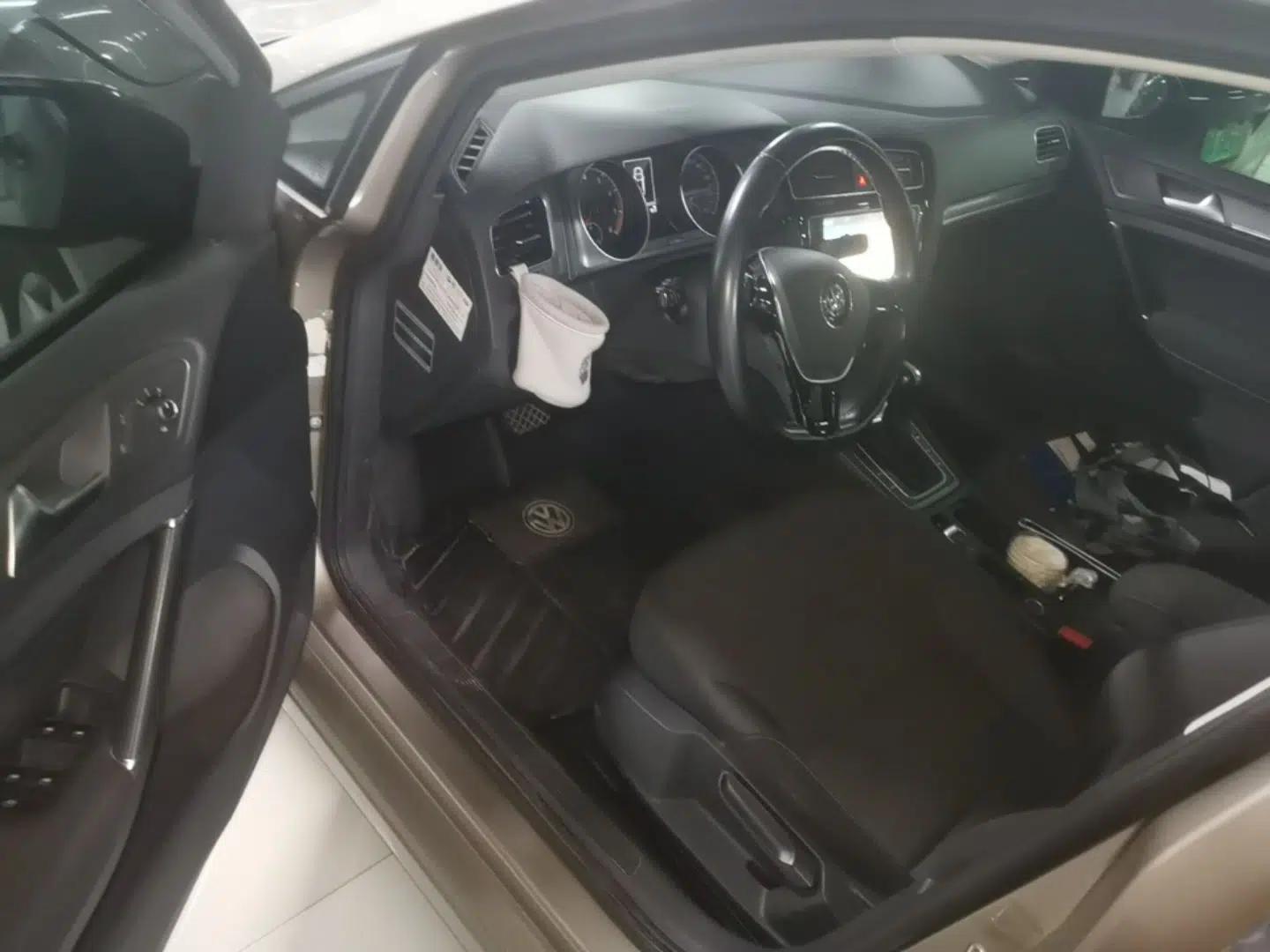 Volkswagen Golf 2015 1.4TSI Automatic Comfort Model — миниатюра 23