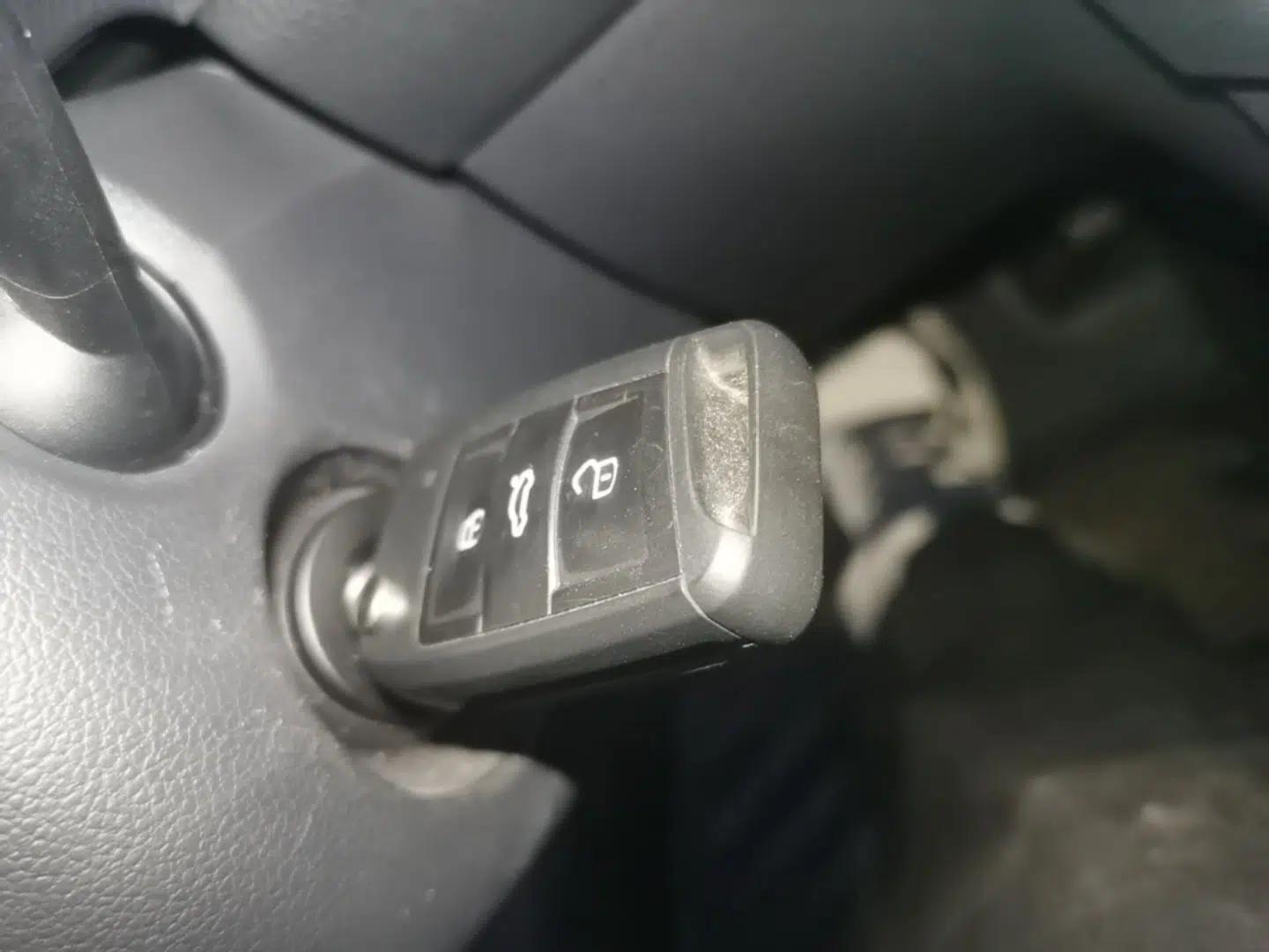 Volkswagen Golf 2015 1.4TSI Automatic Comfort Model — миниатюра 28