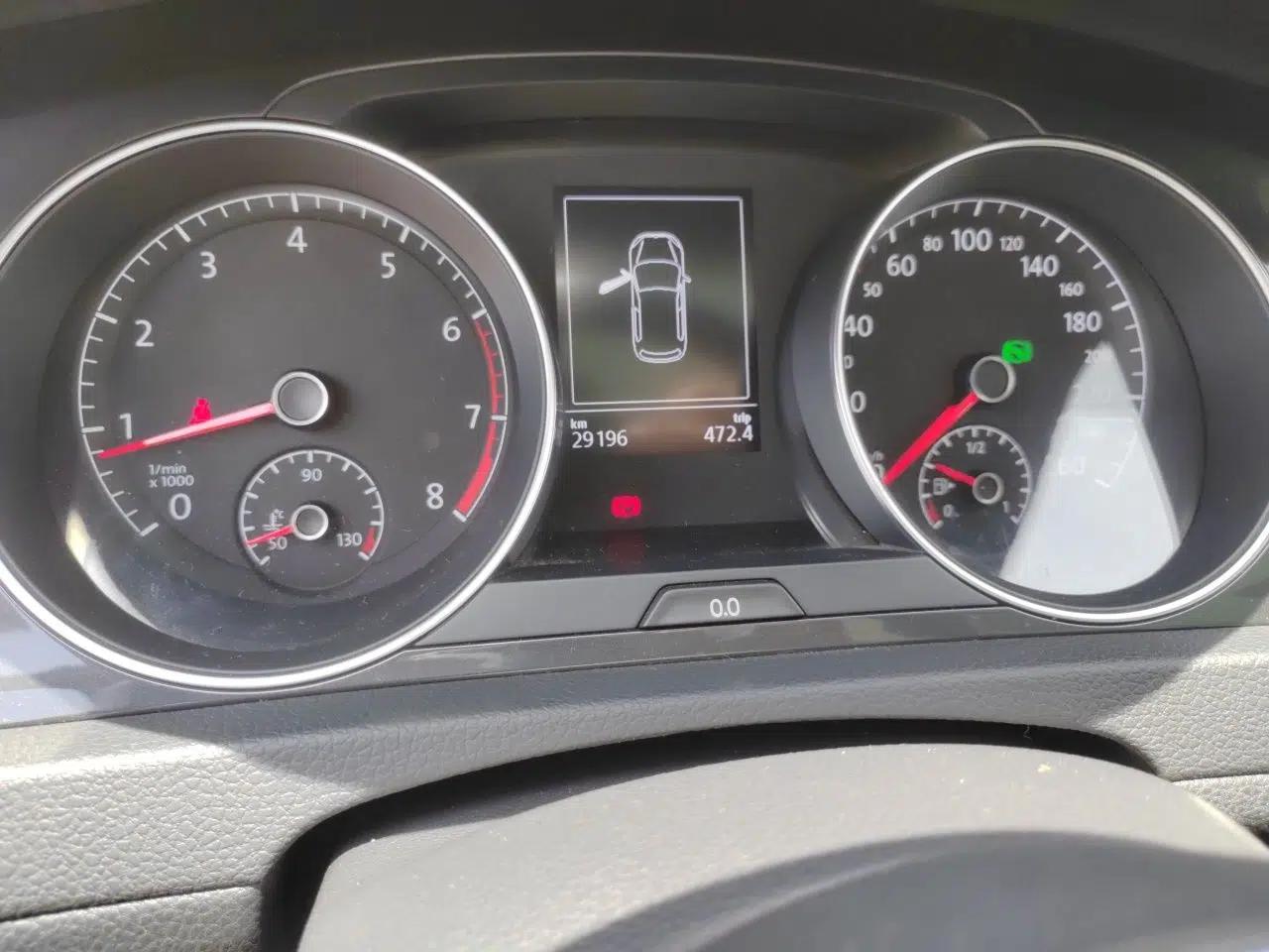 Volkswagen Golf 2017 1.6L Automatic Comfort Million-Vehicle Anniversary Edition — миниатюра 12