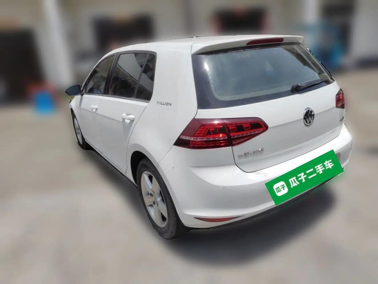 Volkswagen Golf 2017 1.6L Automatic Comfort Million-Vehicle Anniversary Edition — миниатюра 4