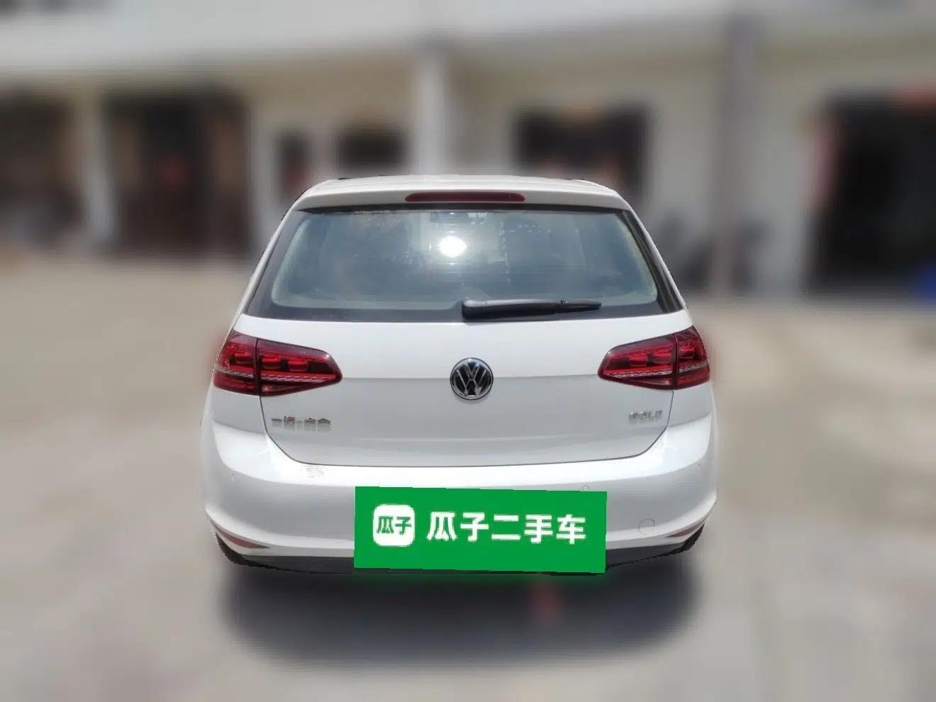 Volkswagen Golf 2017 1.6L Automatic Comfort Million-Vehicle Anniversary Edition — миниатюра 5