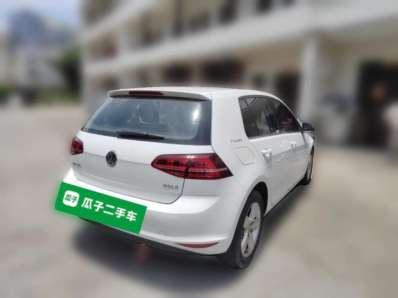 Volkswagen Golf 2017 1.6L Automatic Comfort Million-Vehicle Anniversary Edition — миниатюра 6