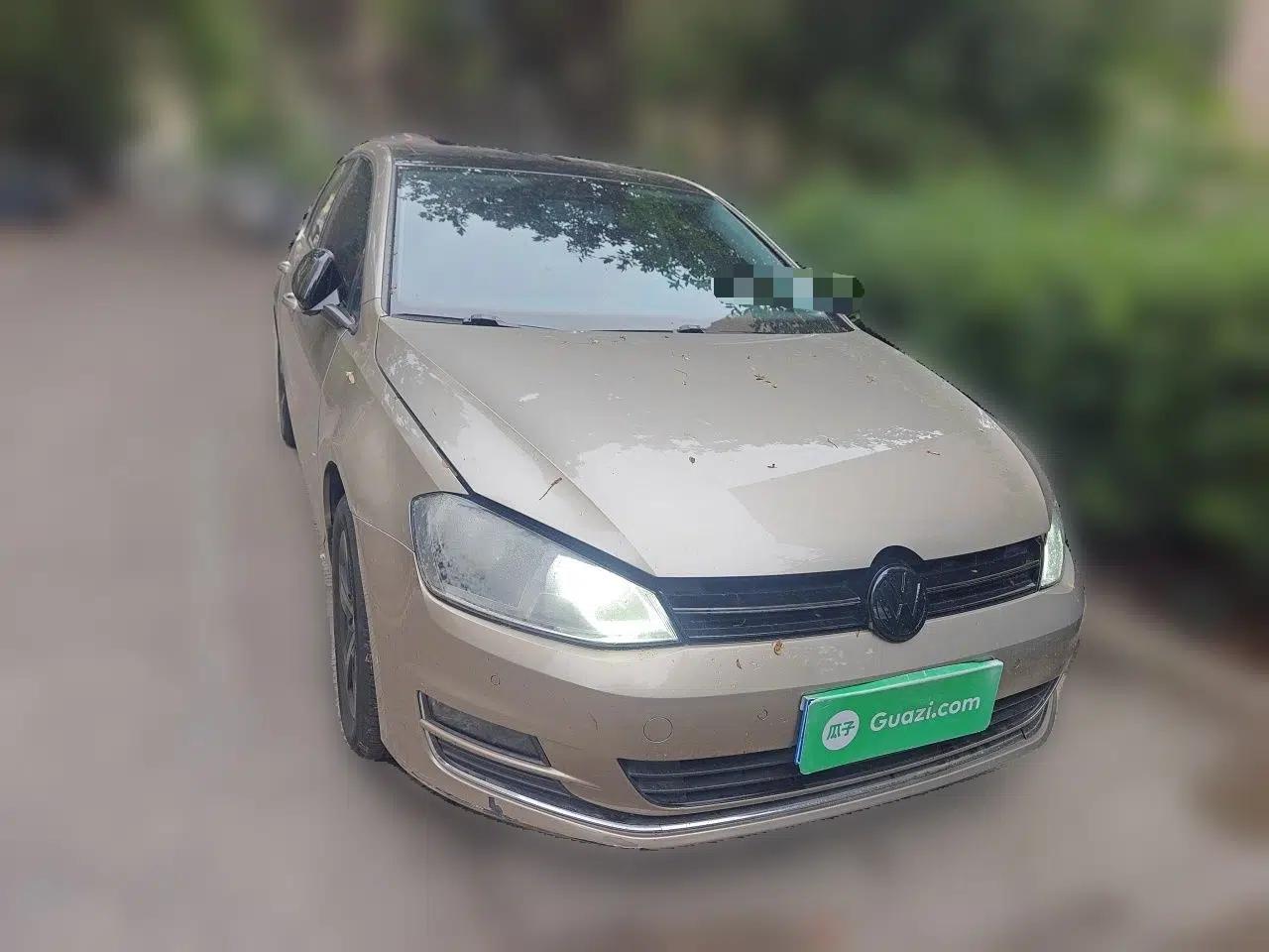 Volkswagen Golf 2017 1.6L Automatic Comfort Million-Vehicle Anniversary Edition — миниатюра 3