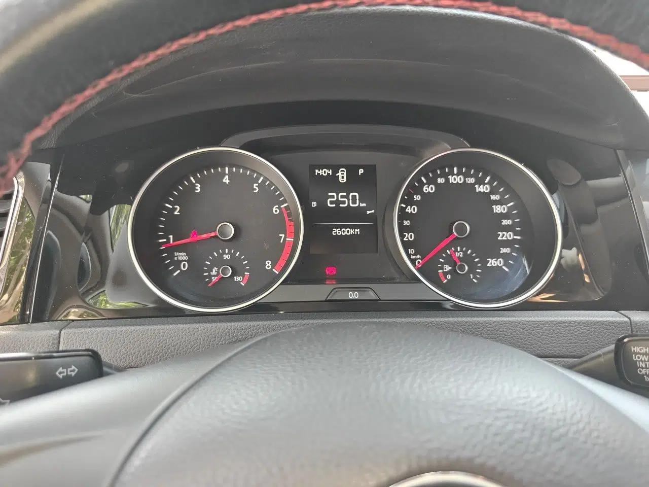 Volkswagen Golf 2018 1.6L Automatic Fashion Model — миниатюра 11