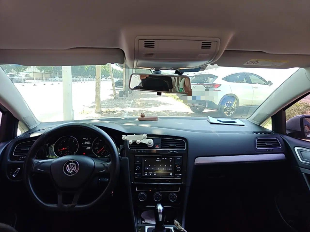 Volkswagen Golf 2018 1.6L Automatic Fashion Model — миниатюра 9