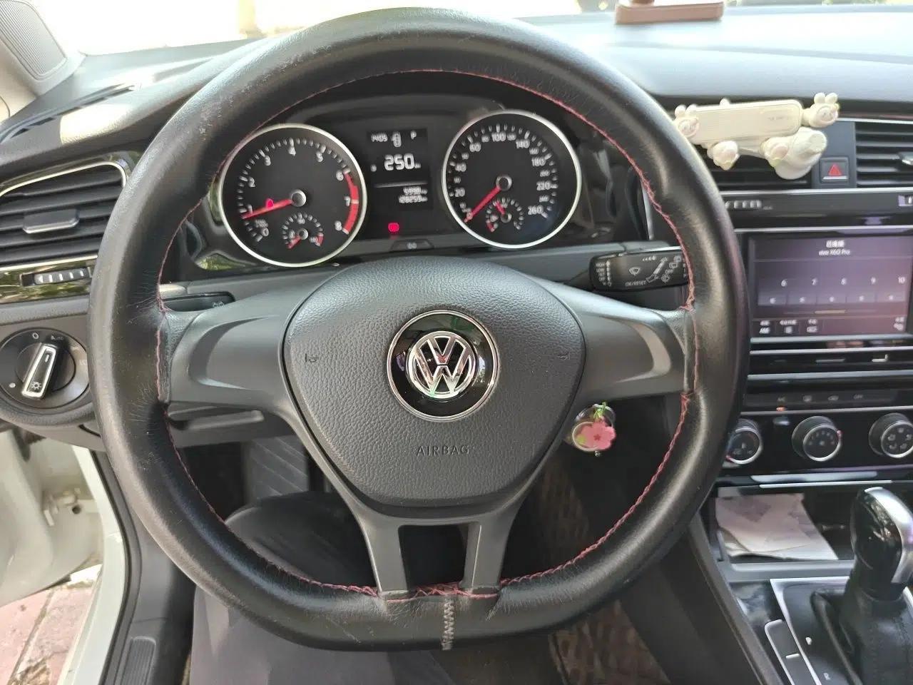 Volkswagen Golf 2018 1.6L Automatic Fashion Model — миниатюра 10