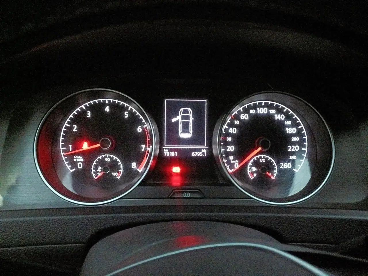 Volkswagen Golf 2016 230TSI Automatic Comfort Version — миниатюра 11