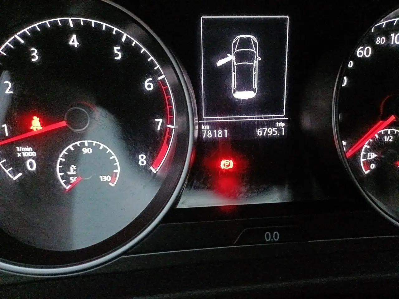 Volkswagen Golf 2016 230TSI Automatic Comfort Version — миниатюра 12