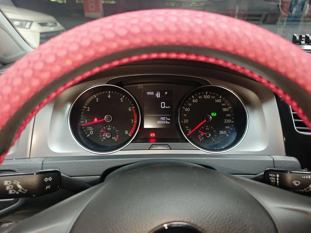 Volkswagen Golf 2015 1.6L Automatic Fashion Model — миниатюра 11