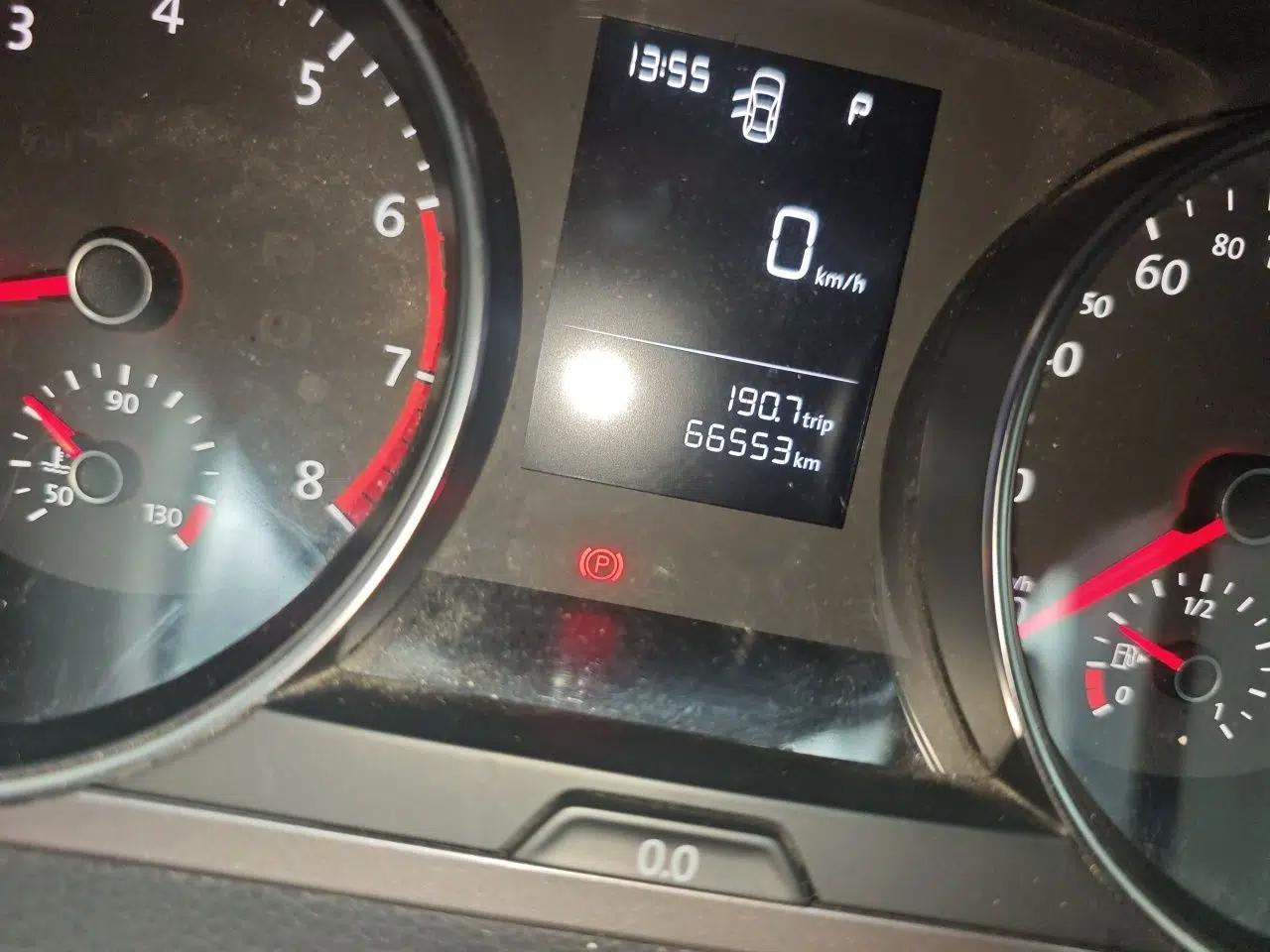 Volkswagen Golf 2015 1.6L Automatic Fashion Model — миниатюра 12